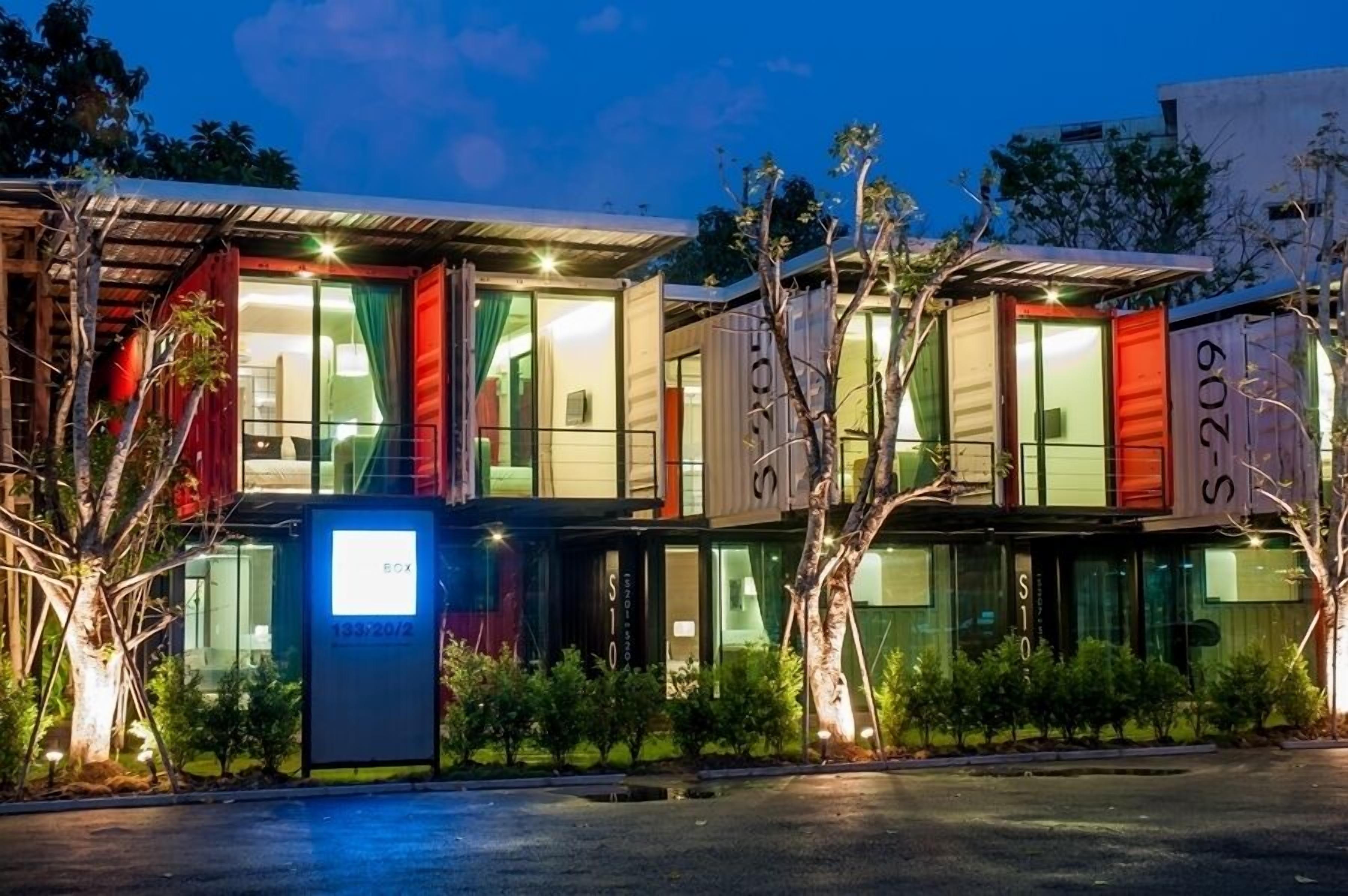 Sleepbox Chiangmai Hotel - Chiang Mai — Photos 1